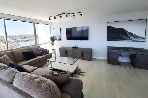 Luxury Beach-Front High-Rise Apartment in San Diego, USA