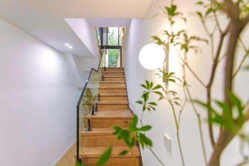 ZHome-Three floors 4 bedrooms - near Nanjing Road