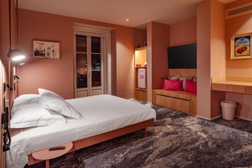 room detail thumbnail 0