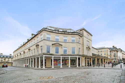 Haus of Sulis, City Centre Apartment with Lift Access, Bath