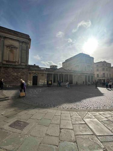 Haus of Sulis, City Centre Apartment with Lift Access, Bath (photo 8)