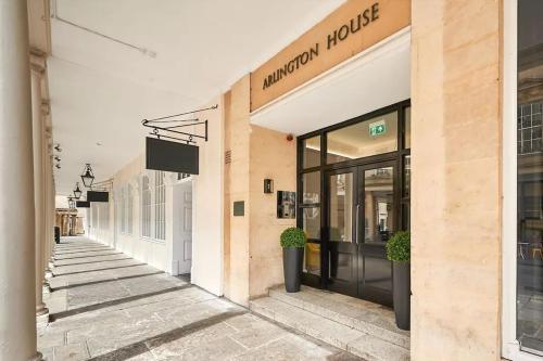 Haus of Sulis, City Centre Apartment with Lift Access, Bath (photo 10)