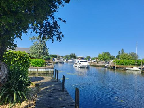 River Retreat - Norfolk Broads