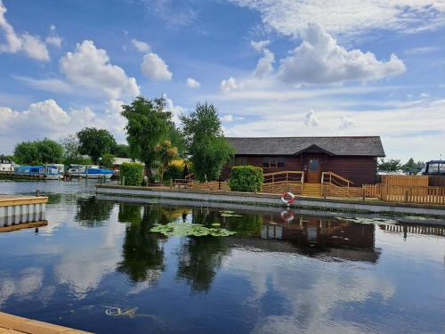 Viesnīcas āriene, River Retreat - Norfolk Broads in Brundall