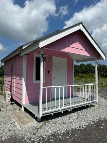 Chalet Warna Pink