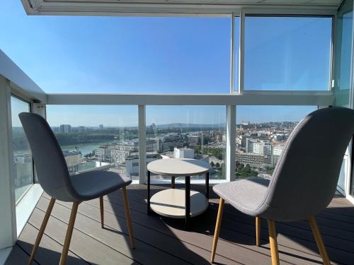 SAG Panorama Apartment 3 rooms 19th floor Great view Free parking, Bratysława (zdjęcie 6)