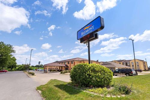 Baymont by Wyndham Waterloo in Waterloo, USA