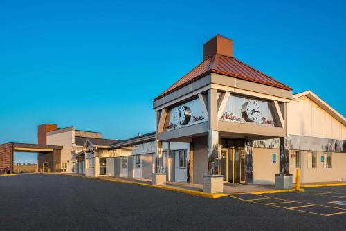 Ramada by Wyndham Ankeny - image 14