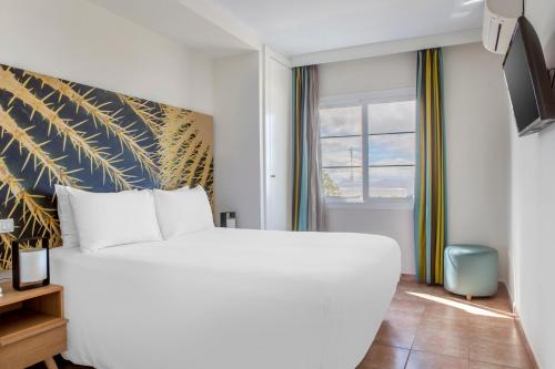 2 bedrooms, 4 beds