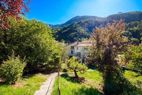 Jolie maison - Location saisonnière - Lucéram