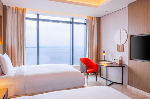 Double Room with Two Double Beds and River View image 9