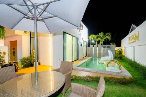 Phirom pool villa pattaya