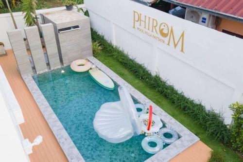 Phirom pool villa pattaya