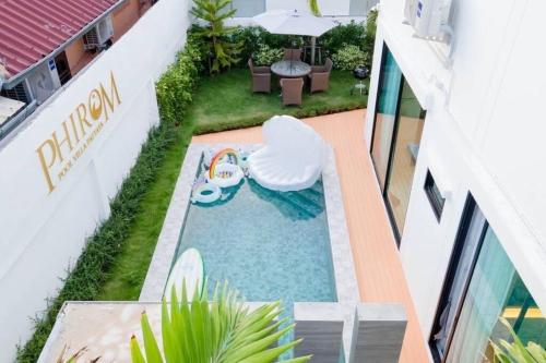 Phirom pool villa pattaya