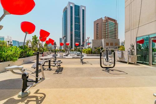 Chic Studio with Balcony 5 Mins walk to Dubai Mall, Dubai (Foto 9)