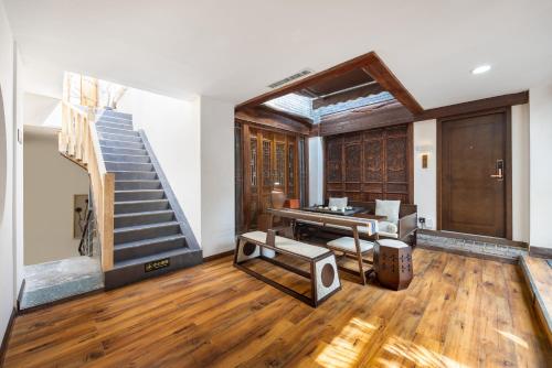 鸿胪花园酒店 入住赠送百威啤酒2瓶 鸿胪花园酒店 入住赠送百威啤酒2瓶