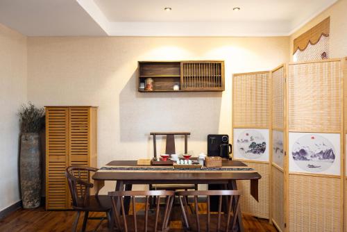 鸿胪花园酒店 入住赠送百威啤酒2瓶 鸿胪花园酒店 入住赠送百威啤酒2瓶