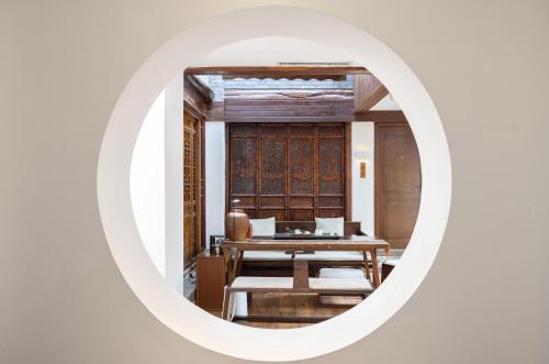 鸿胪花园酒店 入住赠送百威啤酒2瓶 鸿胪花园酒店 入住赠送百威啤酒2瓶