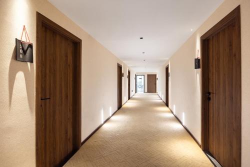 鸿胪花园酒店 入住赠送百威啤酒2瓶 鸿胪花园酒店 入住赠送百威啤酒2瓶