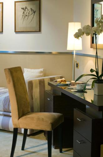 Mini Palace Hotel - image 2