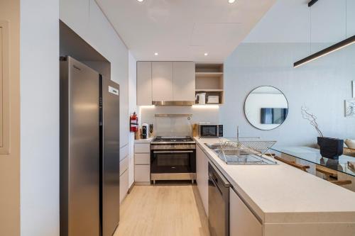 2BR with Sea & Pool Views Port de La Mer, Dubaj (fotografie 9)