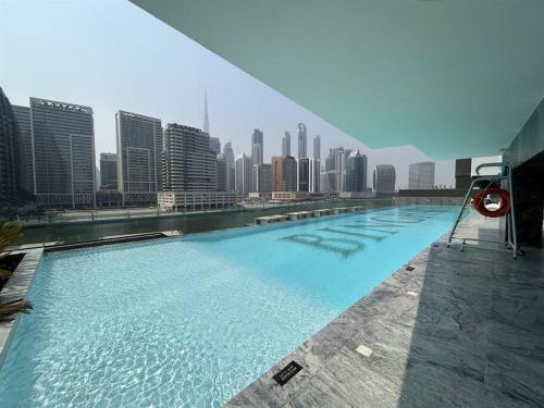 Trophy Amazing Burj Khalifa Views from This Stylish Condo, Dubái (foto 7)