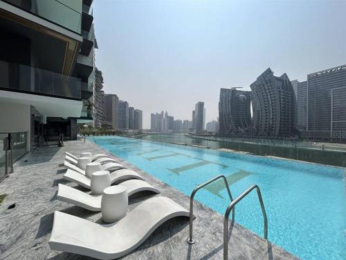 Trophy Amazing Burj Khalifa Views from This Stylish Condo, Dubái (foto 6)