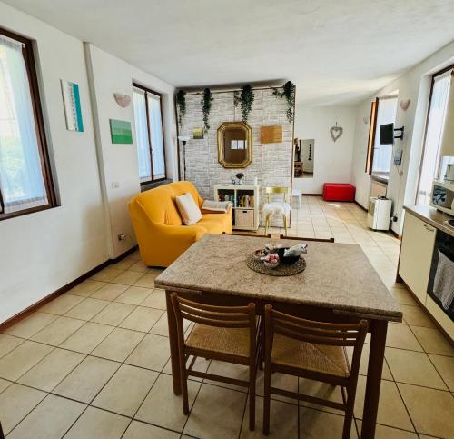  Casa Nonna Elide in Besozzo