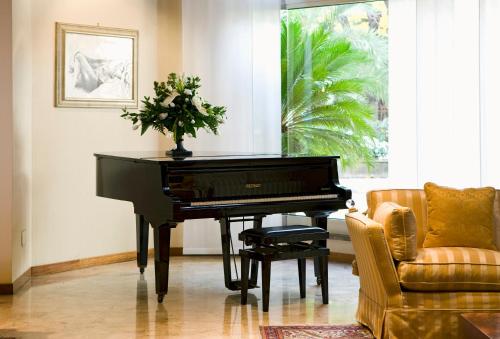 Mini Palace Hotel - image 5