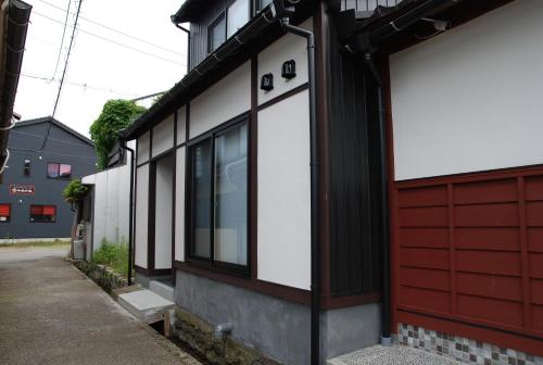 Restoring in Kanazawa KAISEN