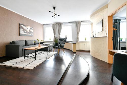 Modernes Altmarkt Apartment mit Parkplatz 4 Gäste 55qm Waschmaschine Wlan Netflix Terrasse