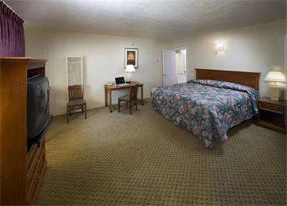 Civic Center Inn - image 2