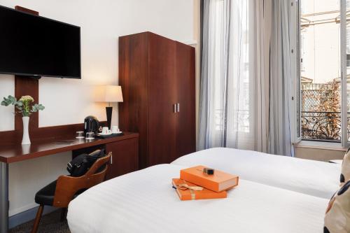 Superior Double Room image 3