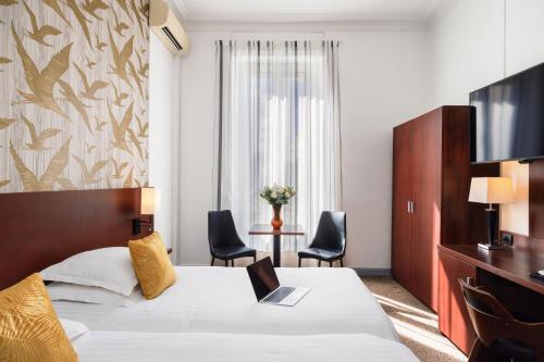 Superior Double Room image 1