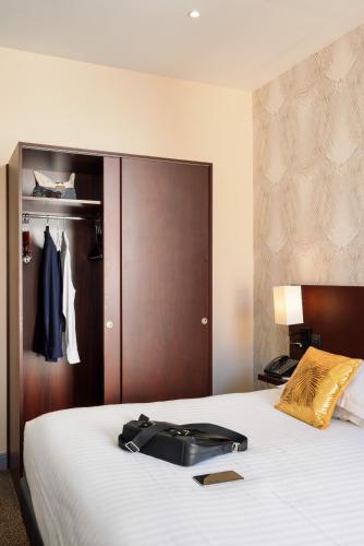 Superior Double Room image 5