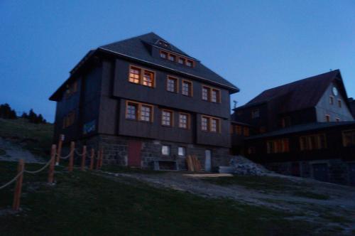 Зовнішній вигляд готелю, Schronisko PTTK Hala Szrenicka in Шклярська Поремба
