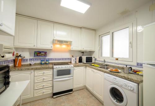 Apartment with Sea View image 1