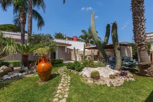  Home in Salento Sole by BarbarHouse, Unterkunft in Carpignano Salentino