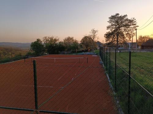 สนามเทนนิส, Vila Sreten, Tenis i basket kuća (Vila Sreten, Tenis i basket kuca) in โกริช