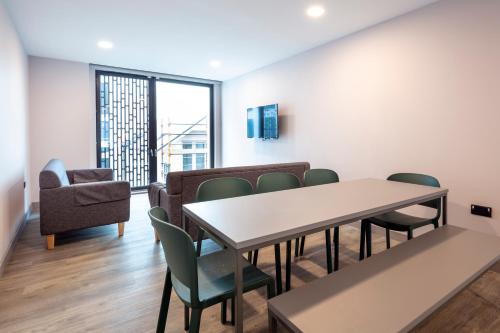 設施, Coleman Court Summer Apartments in 科克市中心