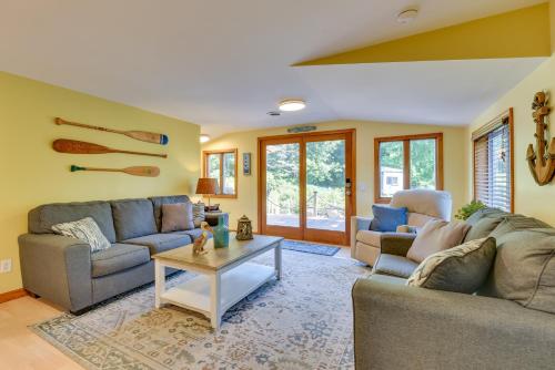 Waterfront Chautauqua Lake Retreat Dock, Kayaks! in Mayville, USA