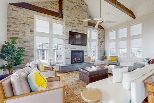 SBSL706 Luxury, Ocean front beach house, Hot Tub, Boardwalk to Beach in Port Aransas, USA