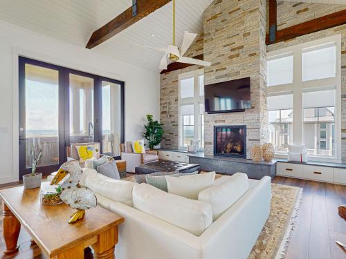 SBSL706 Luxury, Ocean front beach house, Hot Tub, Boardwalk to Beach in Port Aransas, USA