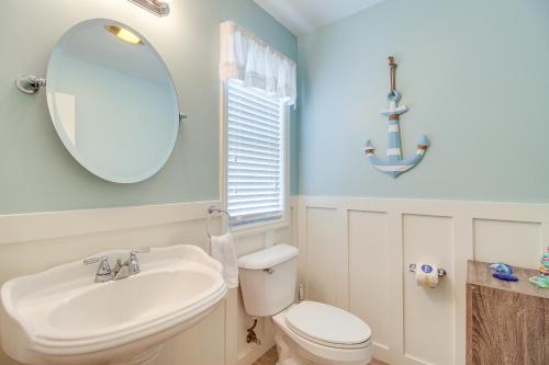 Lovely Tybee Island Home with Deck Less Than 1 Mi to Beach! Lovely Tybee Island Home with Deck Less Than 1 Mi to Beach!