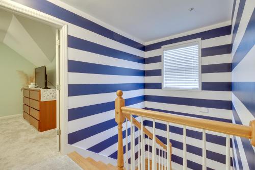 Lovely Tybee Island Home with Deck Less Than 1 Mi to Beach! Lovely Tybee Island Home with Deck Less Than 1 Mi to Beach!