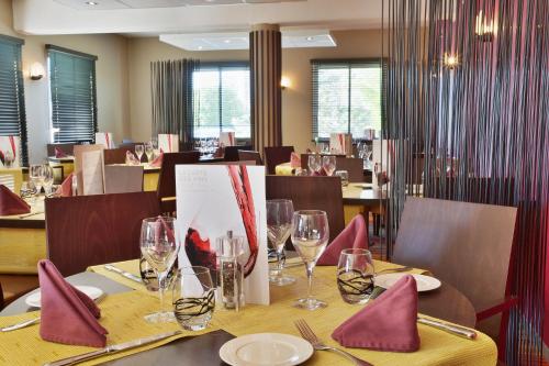 餐廳, 法國呂克瑟伊萊班美居酒店 (Hôtel Mercure Luxeuil-les-Bains Hexagone) in 呂克瑟伊萊班
