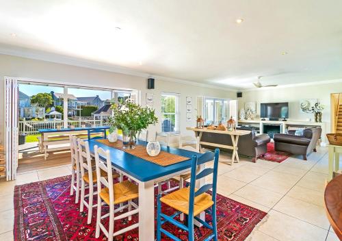 Perfect Canal Escape on Thesen Islands - image 3