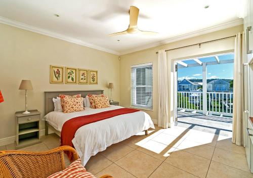 Five-Bedroom House image 5