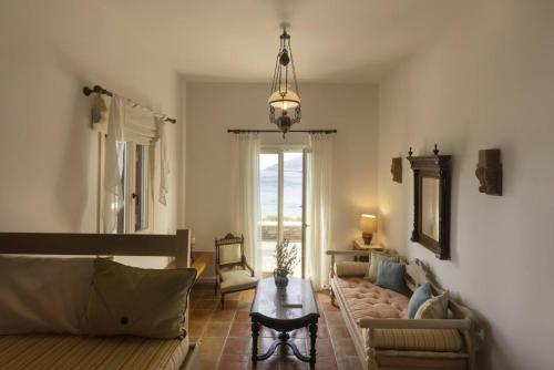 Elegant Andros Beach House - Villa Stenies Anatoli - 5 bedrooms - Stunning SeaViews - Piso Gyalia Beach