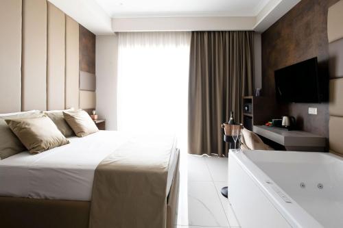Queen Room with Sea View image 10
